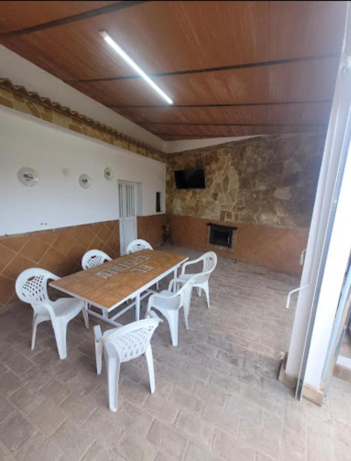Casa Rural El Castillo لا بويبلا دي لوس إينفانتيس المظهر الخارجي الصورة